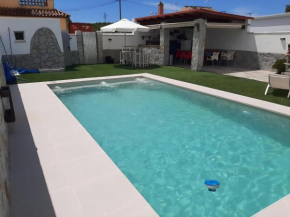 Chalet con piscina privada cerca de la playa
